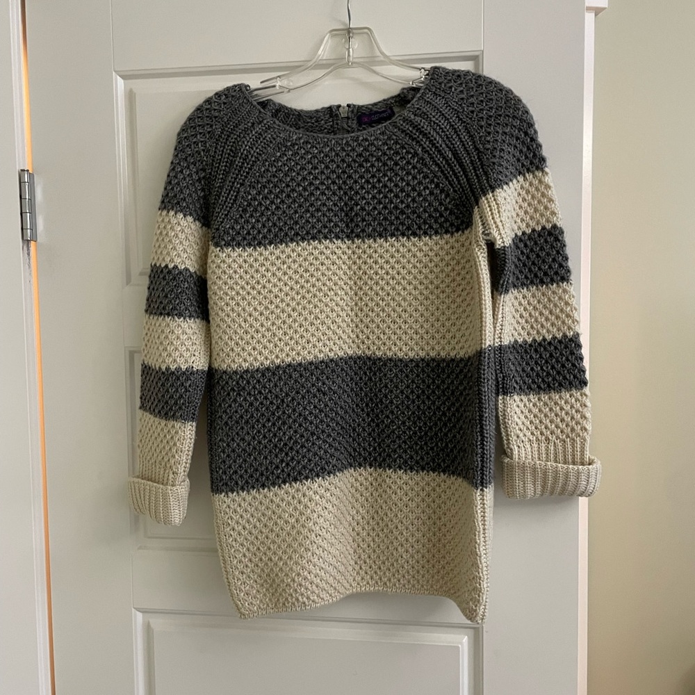 Dex sweater
